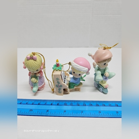 Precious Moments 1995 : Three Ornaments - Picture 4 of 5